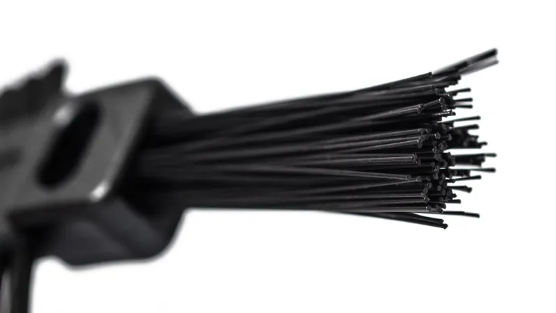 Muc-Off Claw Brush-1